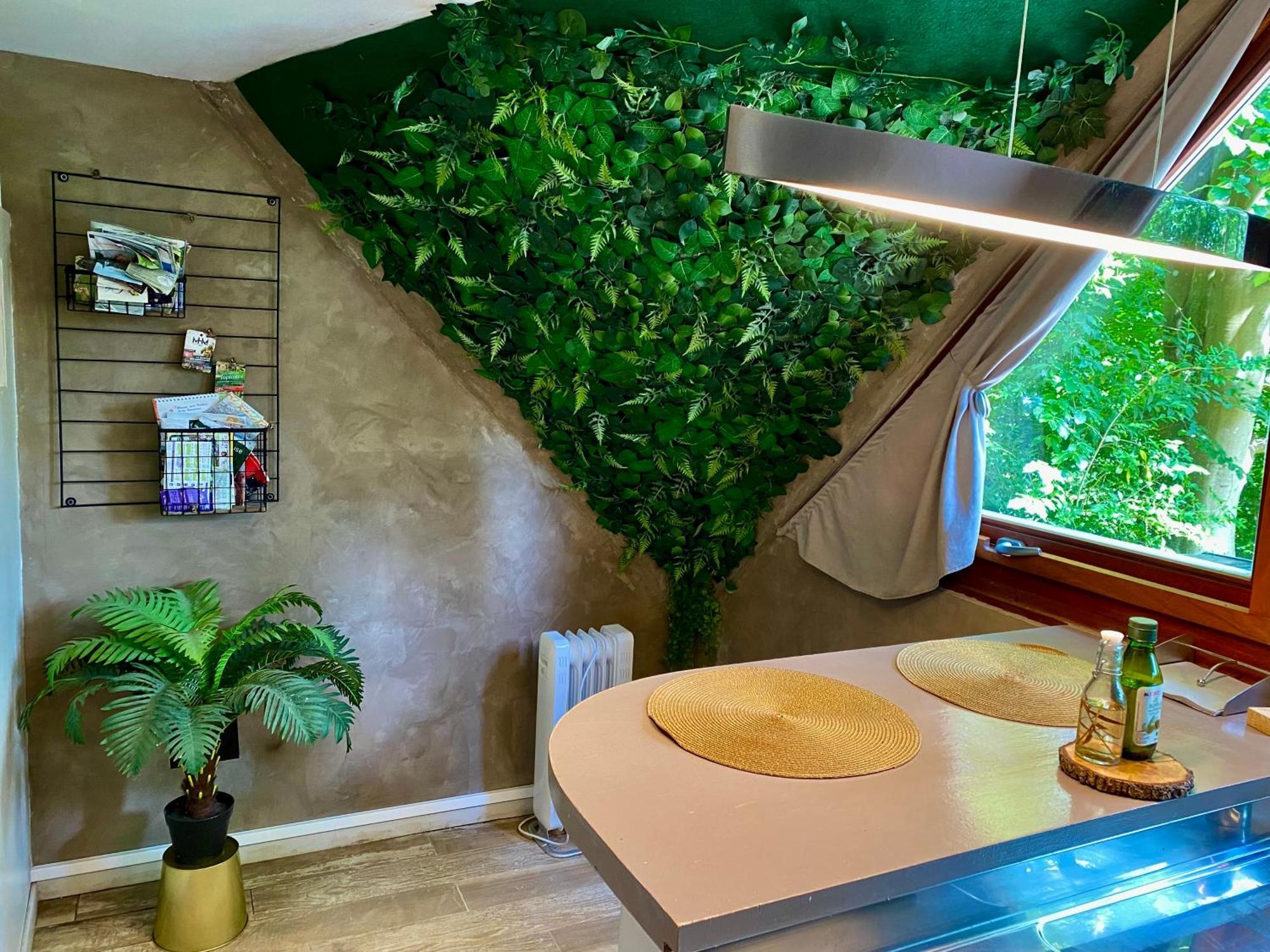 Chalet Tropical Avec Bain A Bulles - In The Woods Gesves Exterior photo